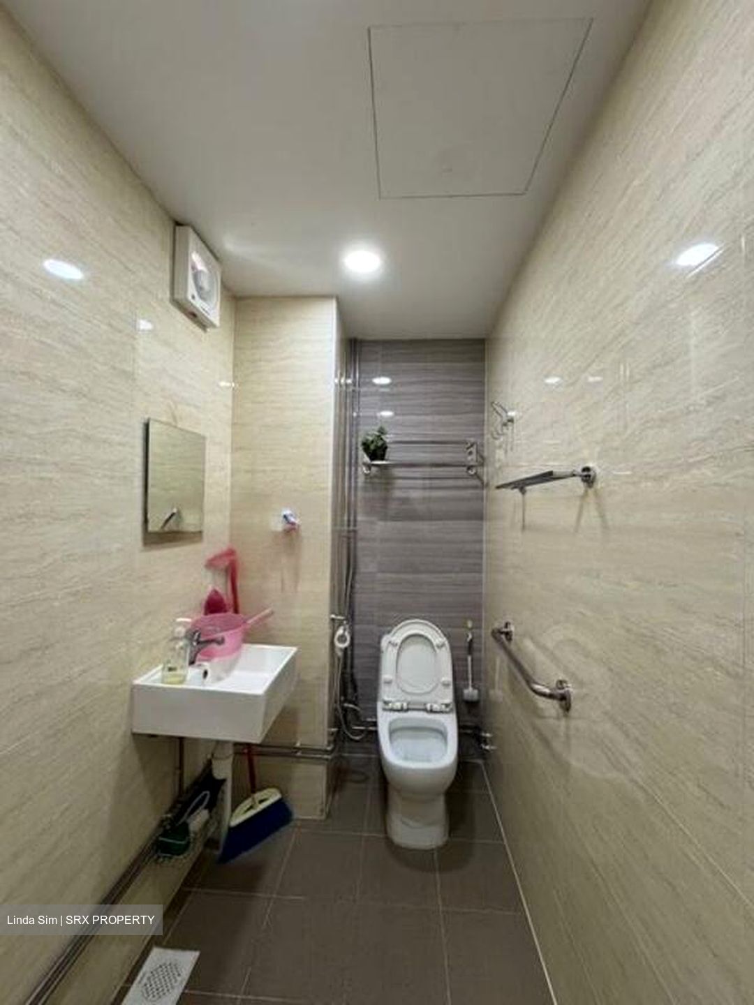 Cambridge Road (D8), Terrace #452327491